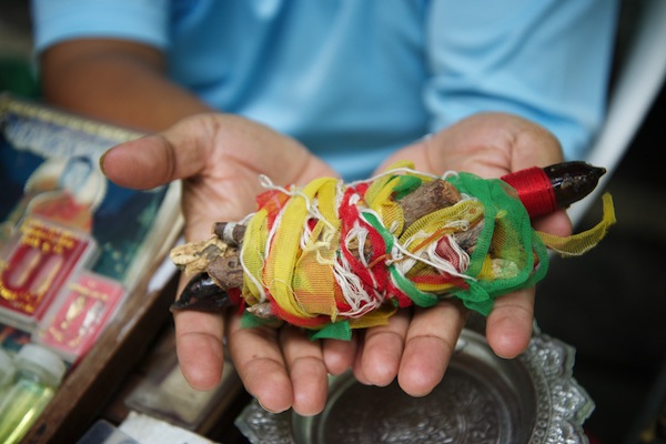 Tha Phrachan Amulet Market