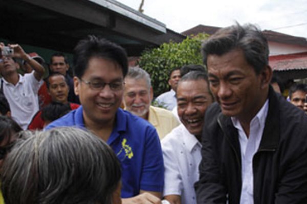 Albay Gov. Joey Salceda introduces Mar Roxas as 'our next President ...