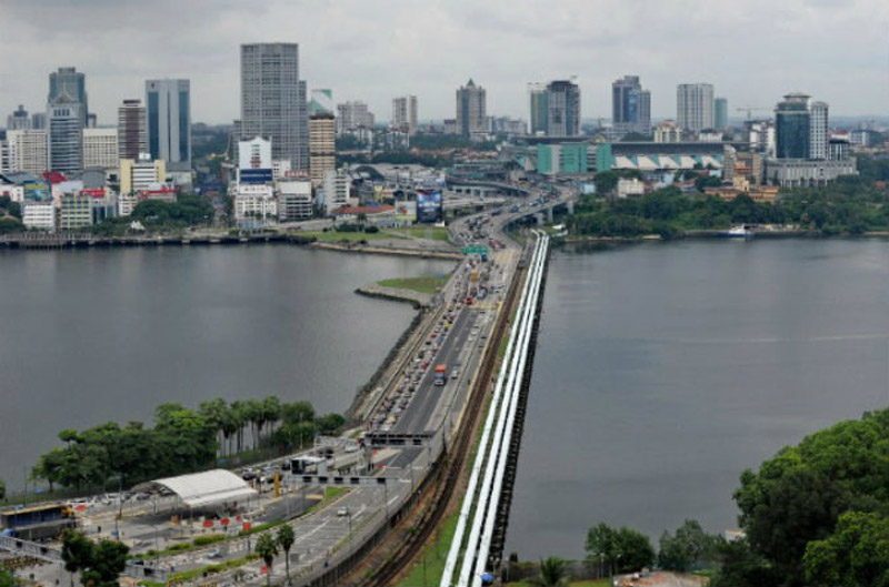 Heavy traffic expected at immigration checkpoints during Hari Raya Haji ...