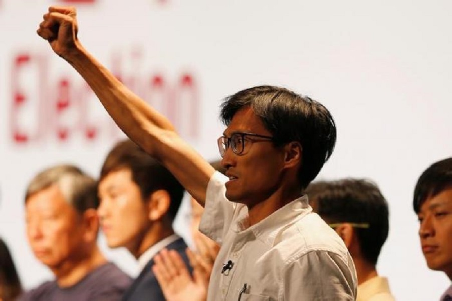 Eddie Chu (C) after winning the most votes across all five geographical constituencies in the September 2016 Legislative Council election. Chu is running in this weekend’s pre-elections. Photo: Reuters/Bobby Yip