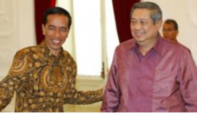 President Joko Widodo (Left) meeting with his predecessor Susilo Bambang Yudhoyono in 2015.