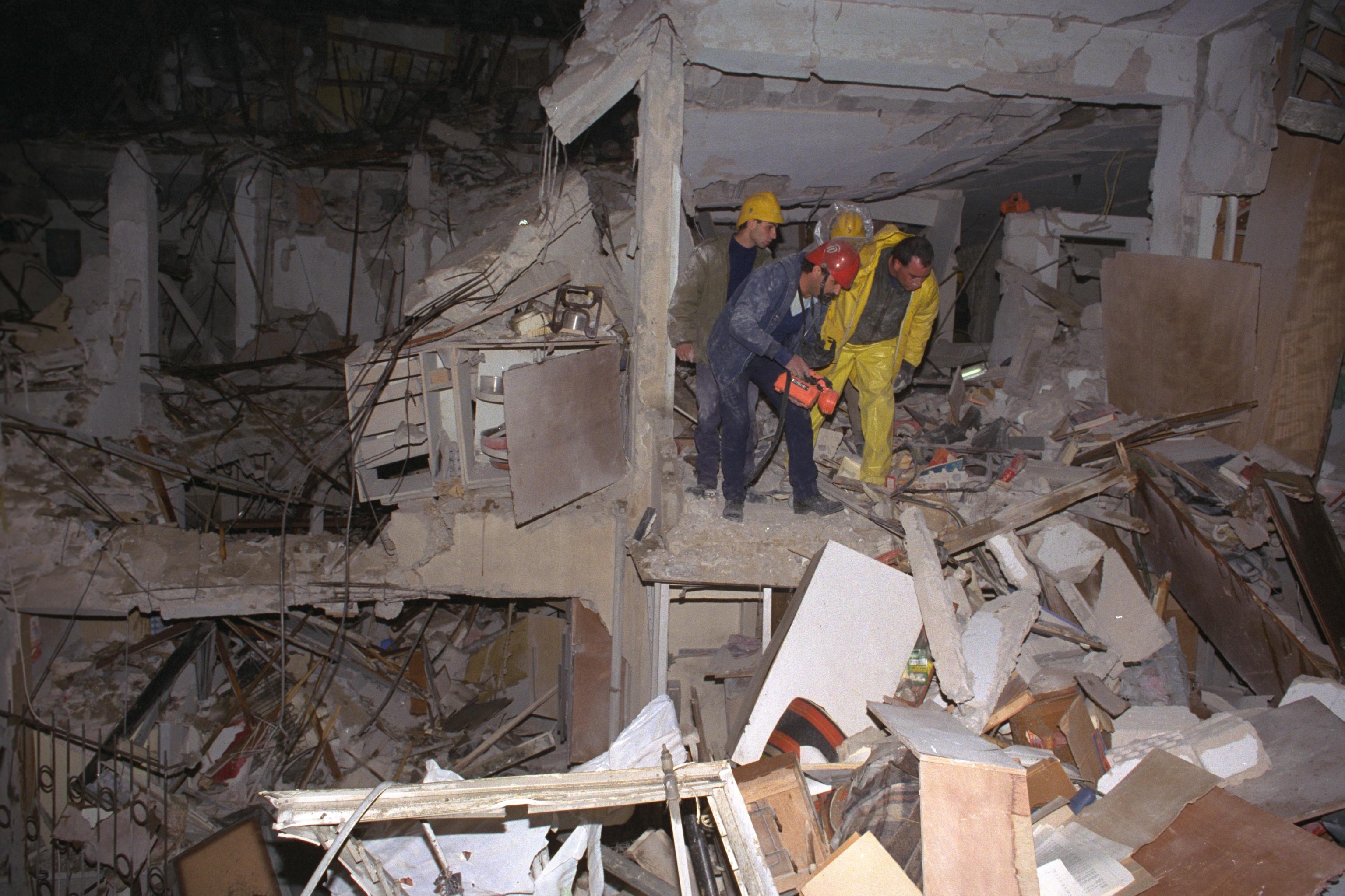 eavy damage and rubble from an Iraqi scud missile hit on Uziel Street in Ramat Gan, Tel Aviv — the same neighbourhood where the Burmese Embassy once stood. Photo: Government Press Office / Alpert Nathan