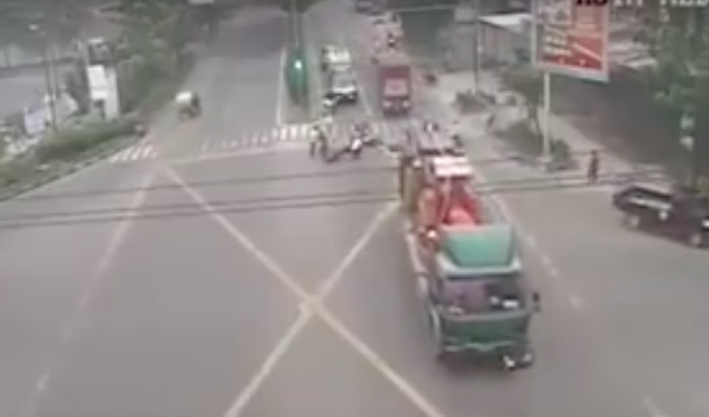 Photo: Video screengrab