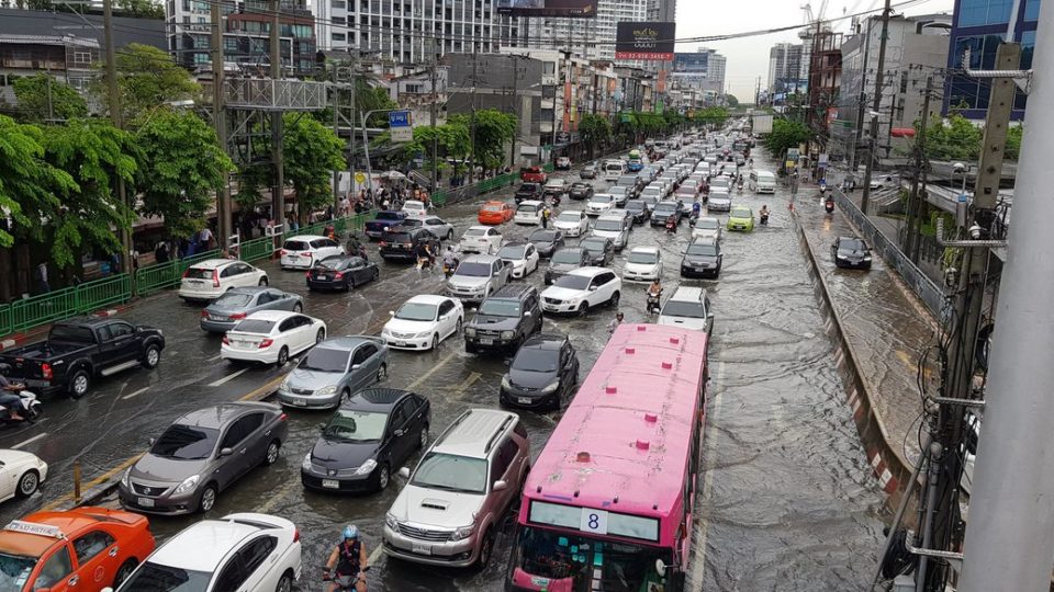 Lat Phrao Road. Photo: @Krapalm/ Twitter