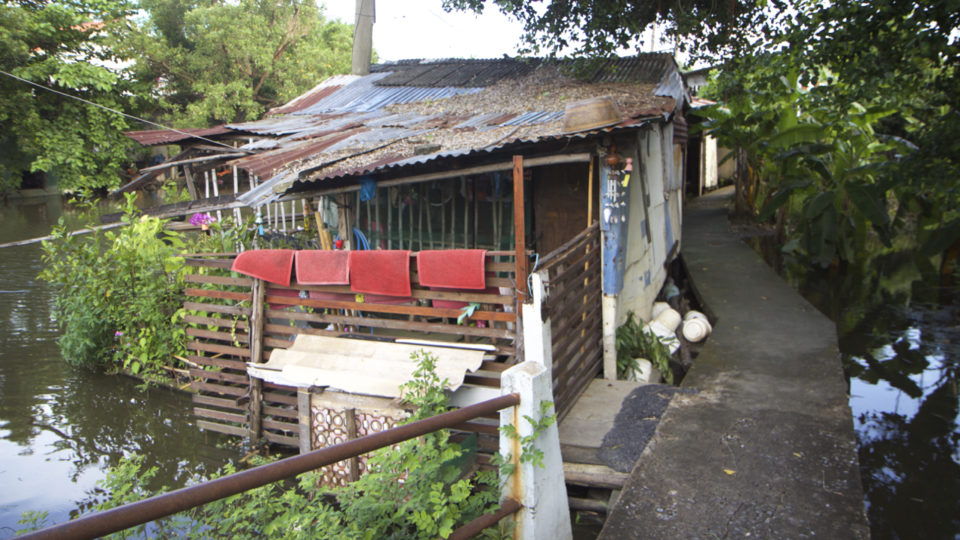 A home in the squatter settlement of Phrom Samrit, which occupies a small section of the Prem Prachakon canal in Bangkok, June 9, 2017. Residents say their homes were submerged for three months during the devastating floods of 2011 and that seasonal flooding has worsened since. Thomson Reuters Foundation/Thin Lei Win