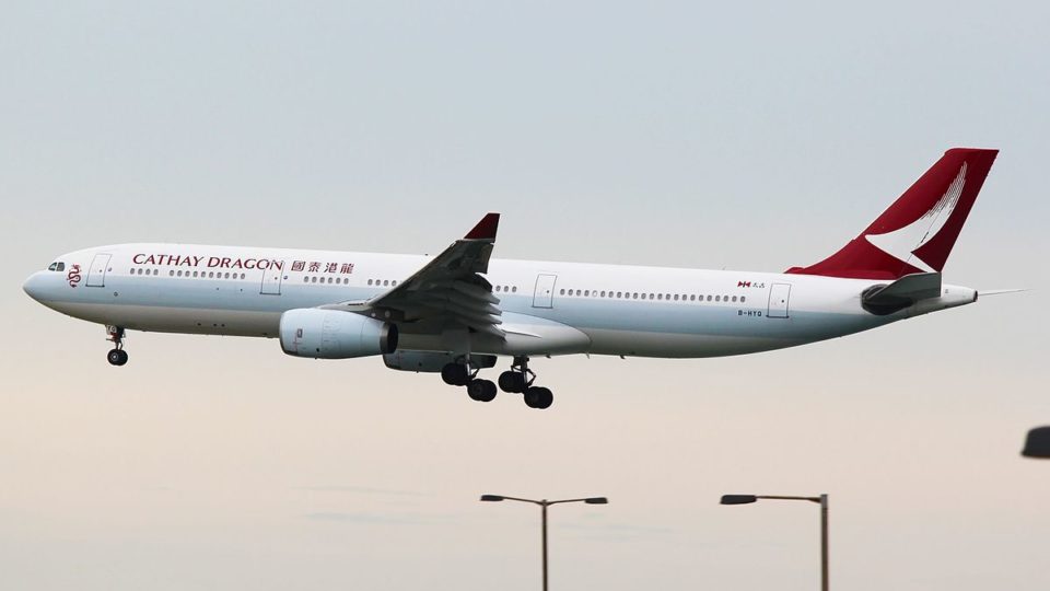 A Cathay Dragon Airbus A330-343 landing at Hong Kong International Airport on June 4th, 2016. Photo (for illustration): Afpwong via Wikimedia Commons