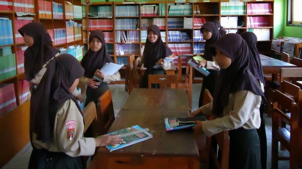 Students at an Indonesian school. Photo: Wikimedia Commons