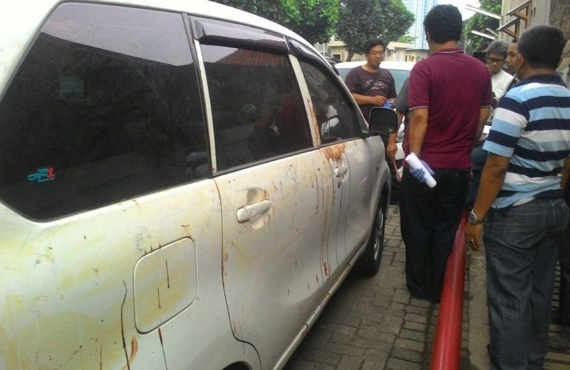 Blood on Hermansyah’s car after the attack. Photo: Facebook