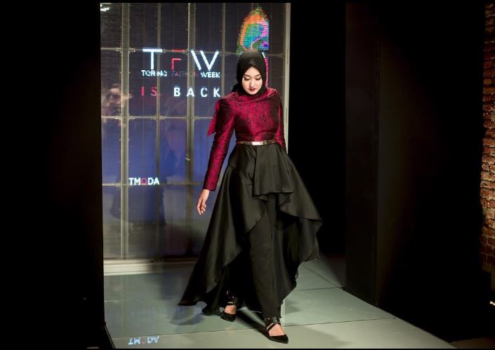 Photo: Dian Pelangi / Instagram