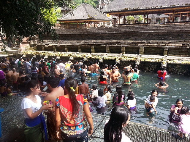 Gianyar health officials are worried about the sanitation of water used at temples for rituals. One of Bali’s most famous temples, Tirta Empul (pictured), features a holy spring. Photo: Maxpixel