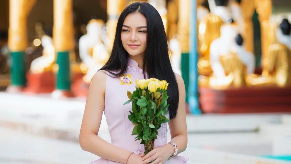 Miss International 2016 Kylie Verzosa visits the Shwedagon Pagoda in Yangon. Photo: Instagram / missinternationalofficial