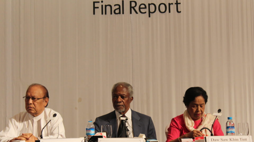 Former UN secretary general Kofi Annan (C) talks during a press conference about his commission’s final report in Yangon on August 24, 2017. Photo: Jacob Goldberg