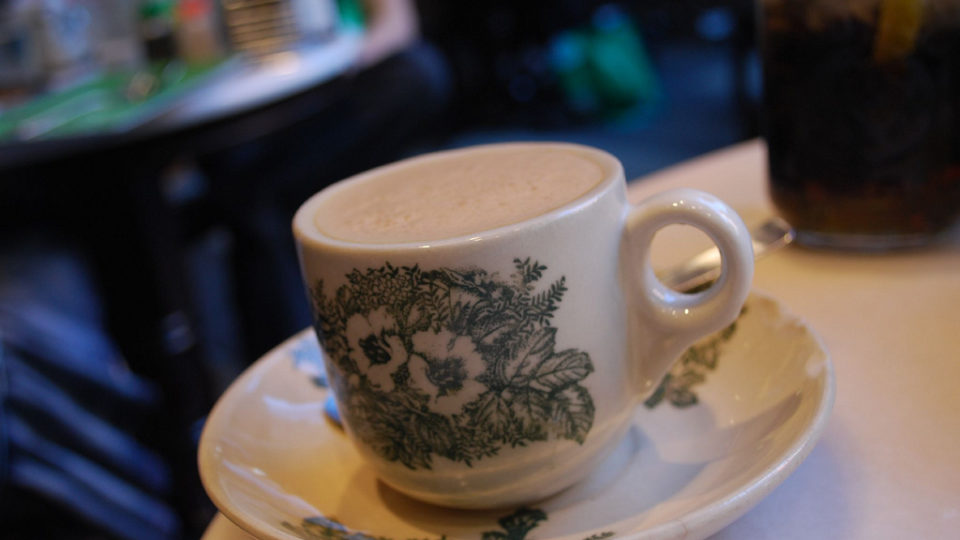 Cuppa teh via Avlxyz Flickr