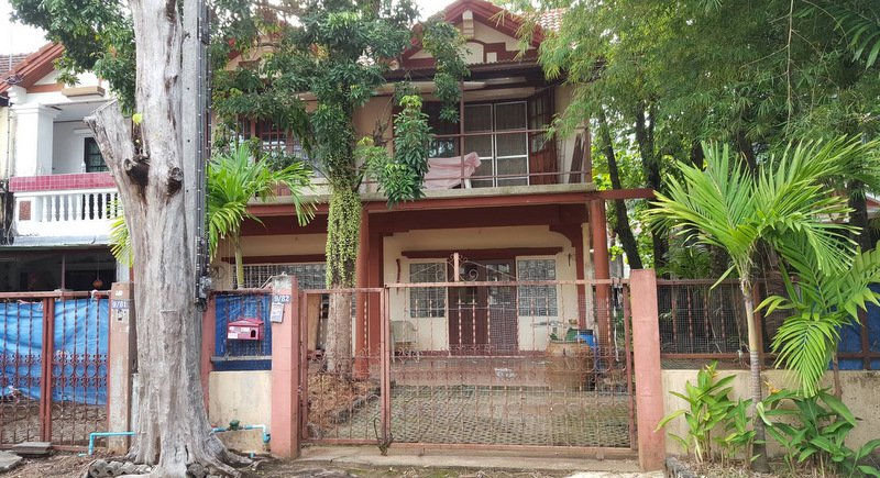 The couple’s Phuket home. 