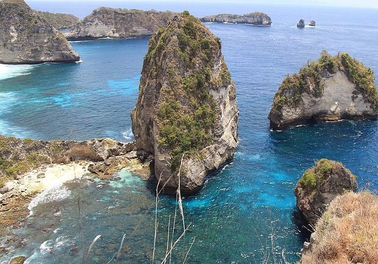 Atuh Beach, Nusa Penida. Photo: Wikimedia Commons