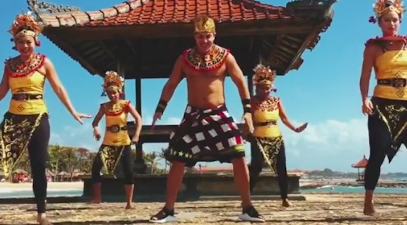 A still from a Zumba choreography clip, apparently shot in Bali. Photo via Instagram/@zumbabeto