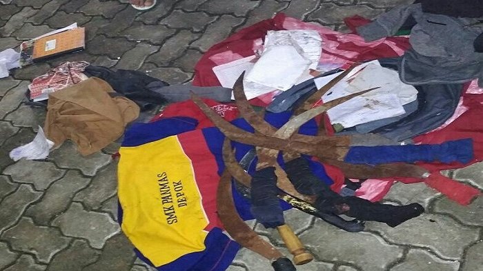 Photo of the weapons confiscated from the students. Photo: Humas Polda Metro Jaya