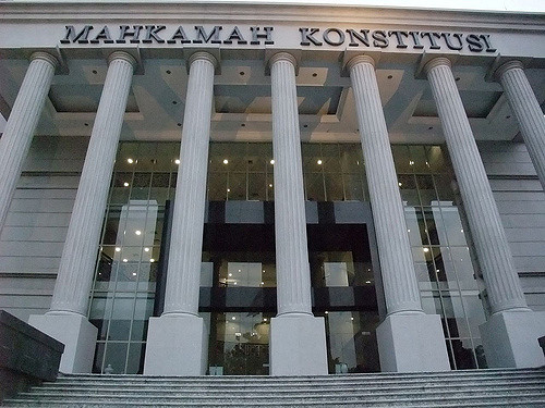 Indonesia’s Constitutional Court building in Central Jakarta. Photo: azmi_dude / Flickr (CC BY 2.0)