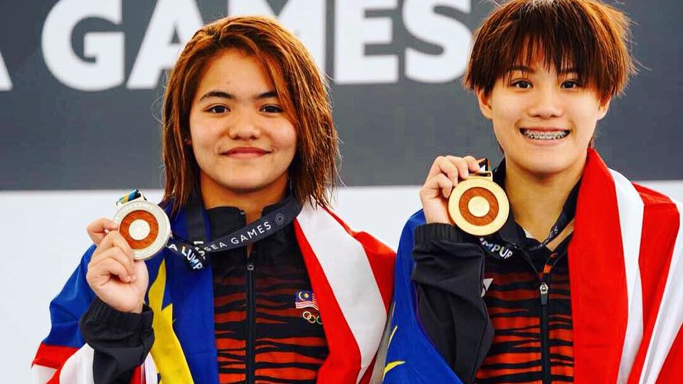 Wendy, on the right. Sorry gurlz, we’re gonna have to ask for those back.