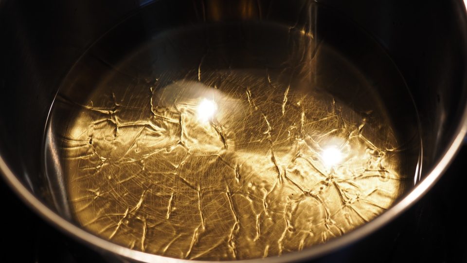 Hot cooking oil (photo illustration)