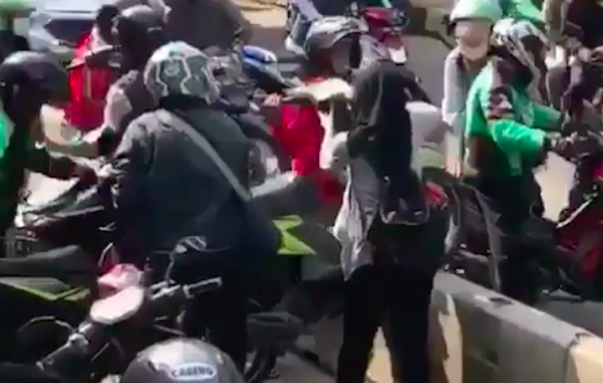 Photo: Video screengrab