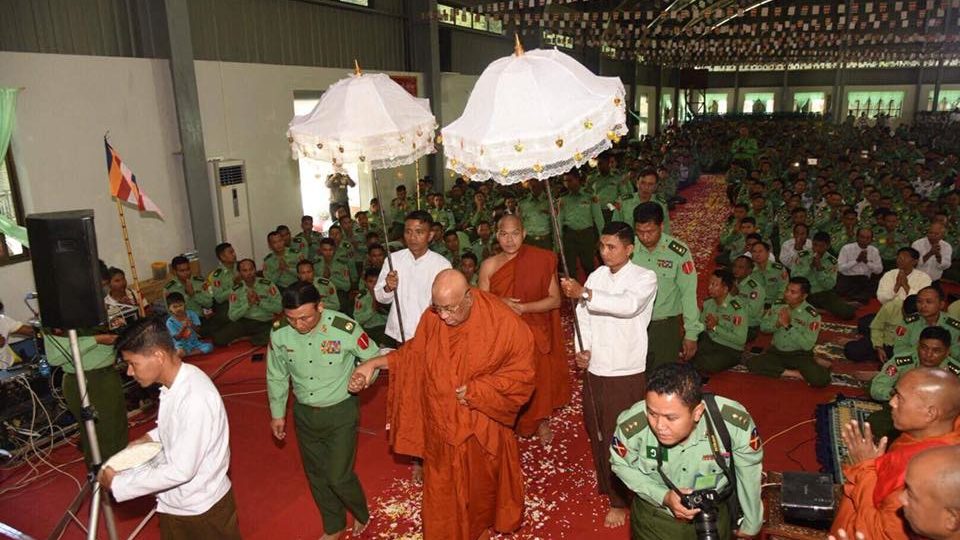 Sitagu Sayadaw prepares for a speech to military officers on October 30, 2017. Photo: Facebook / Venerable Ashin Nyanissara (Sitagu/Thegon Sayadaw) 