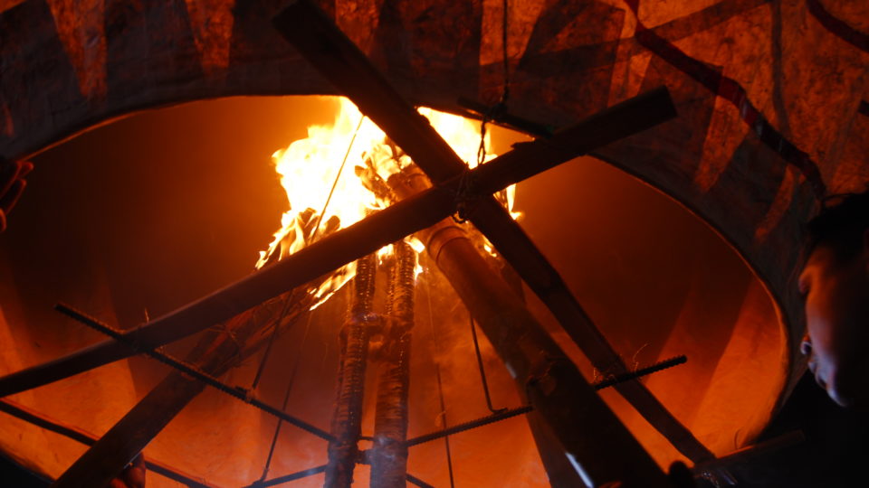 A Taunggyi fire balloon about to be released.