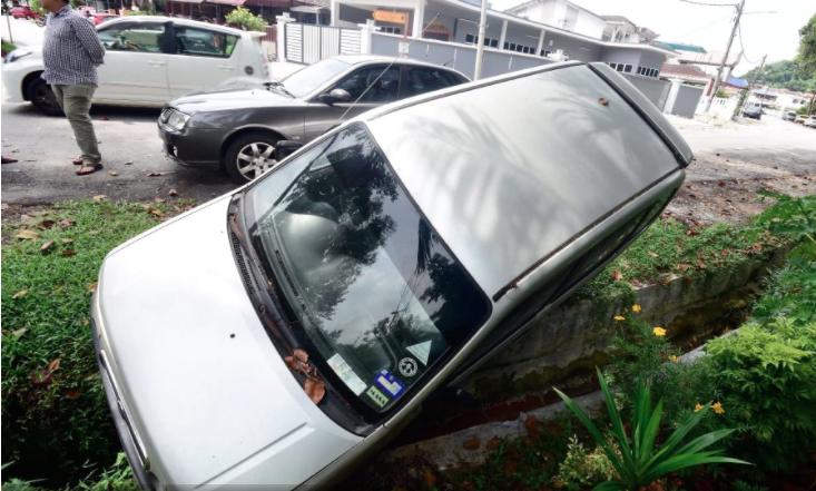 Damn, y’all that looks bad Image via NST – MOHD ASRI SAIFUDDIN MAMAT