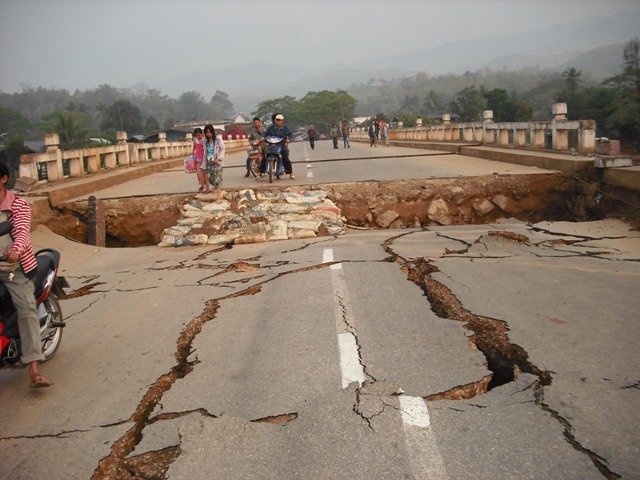 A road damaged by the 2011 earthquake in Tarlay, Shan State. Photo: Wikimedia Commons / VOA Photo