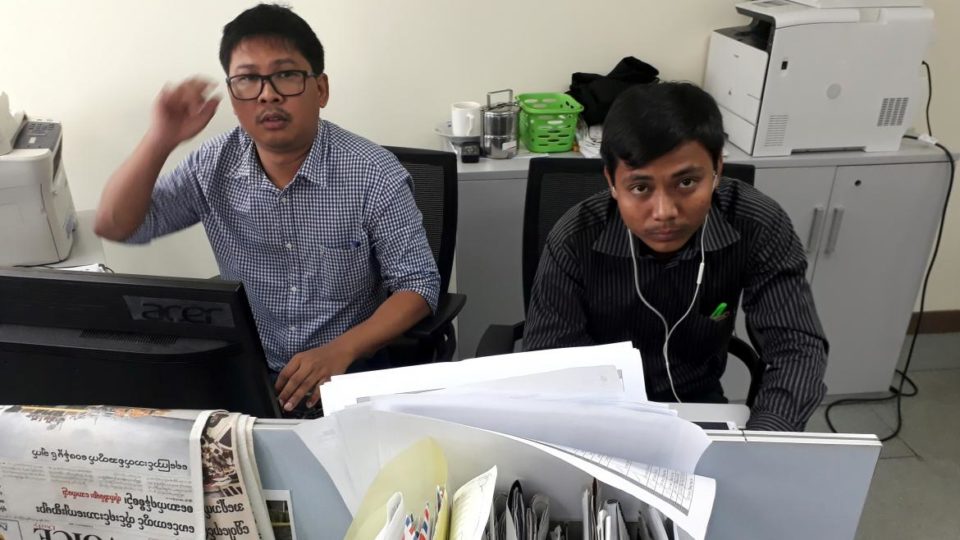 Reuters journalists Wa Lone (L) and Kyaw Soe Oo at the Reuters office in Yangon on Dec. 11. Photo: Antoni Slodkowski / Reuters