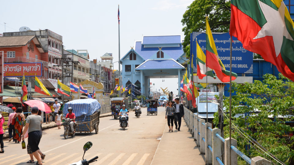 The Tachileik-Mae Sai border checkpoint. Photo: Flickr / Carlos Wang