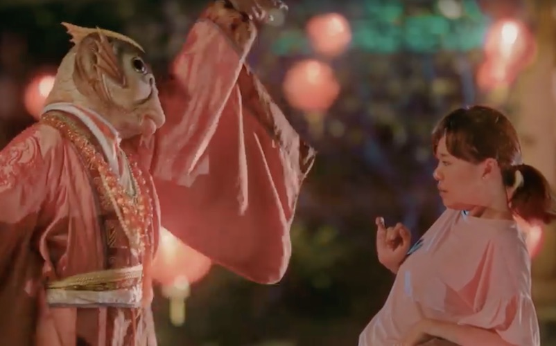 Photo: Video screengrab