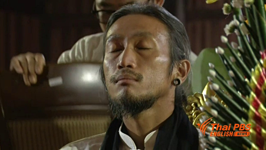 Toon at the Buddhist ceremony commemorating his charity run. Photo: Thai PBS