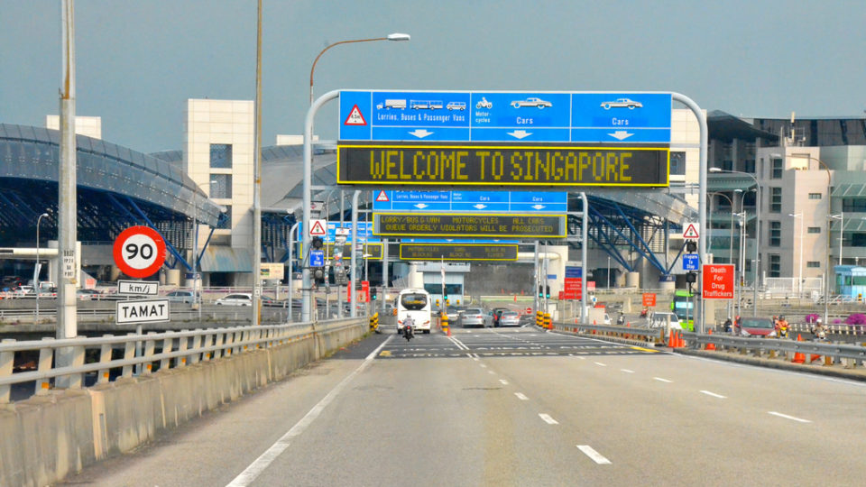 Singapore – Malaysia border crossing via Wikimedia Commons