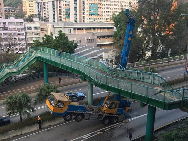 The crash on Shau Kei Wan Rd. Picture: Facebook (via Marcus B Fung)