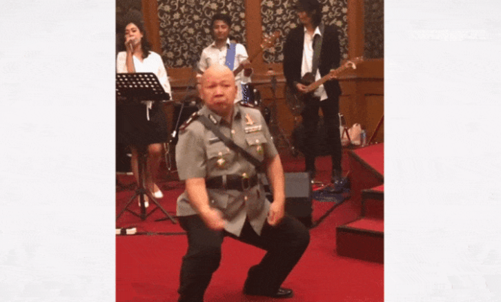 Photo: Video screengrab