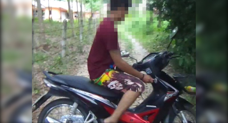 The suspect was caught on video quickly fleeing the scene on Dec. 30, 2017. Photo: The Phuket News