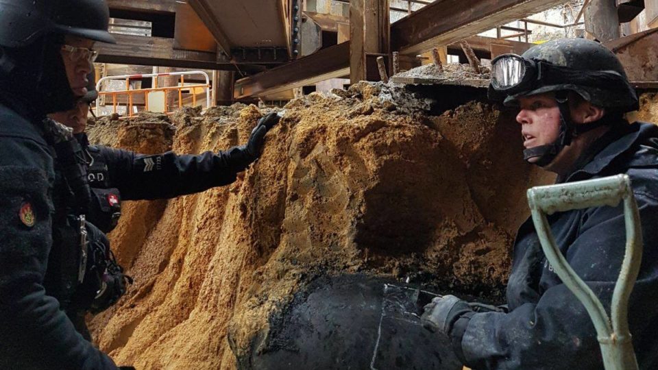 Bomb disposal officers at work in Wan Chai