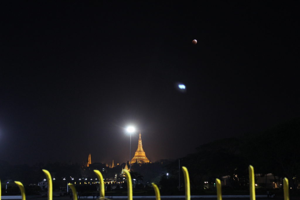 Effortless photos of the super blue blood moon | Coconuts