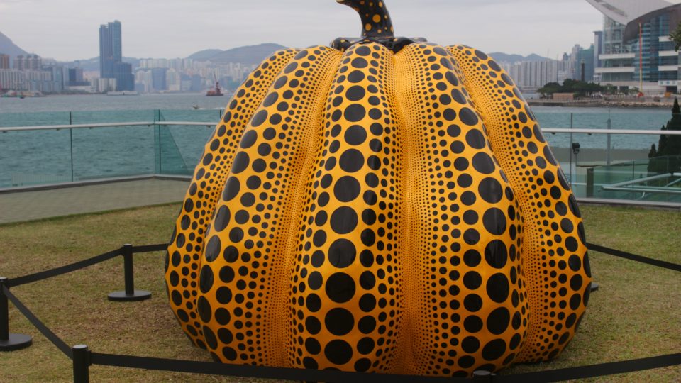 Pumpkin:big, by Yayoi Kusama at the Harbour Arts Sculpture Festival. Photo by Vicky Wong.