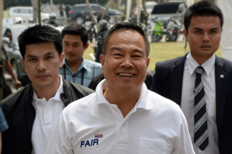 Photo of former Thai national police chief Somyot Poompanmoung (C) taken on February 11, 2016. Photo: AFP