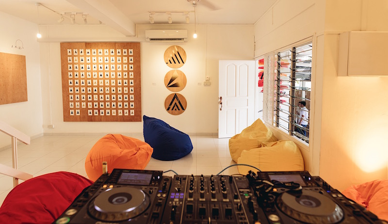 Art by Jau at Blackout Hangout