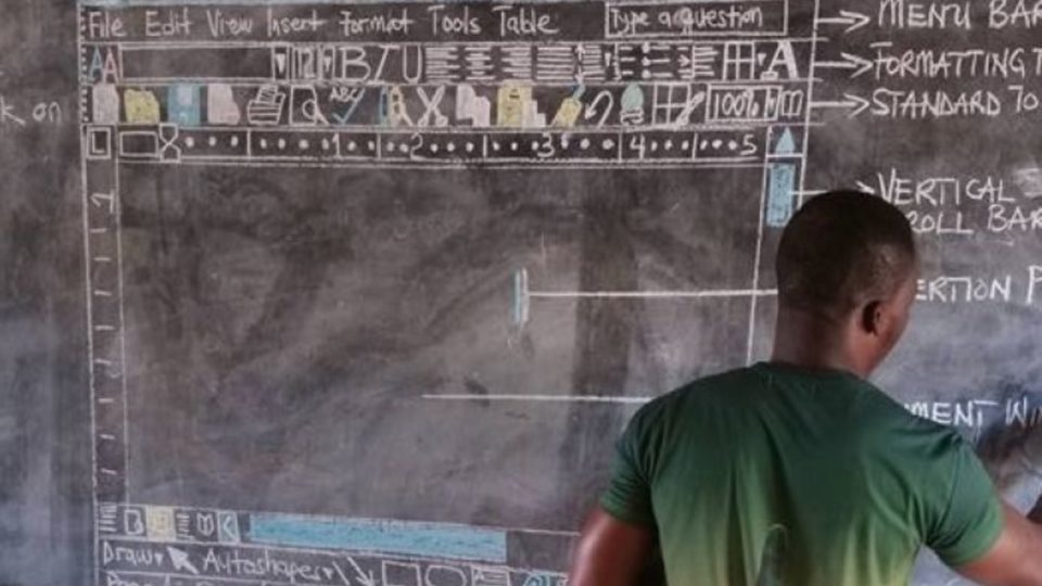 Ghanaian teacher Richard Appiah Akoto teaches his students how to use Microsoft Word by drawing the entire screen on a blackboard. PHOTO: Facebook/Owura Kwadwo Hottish