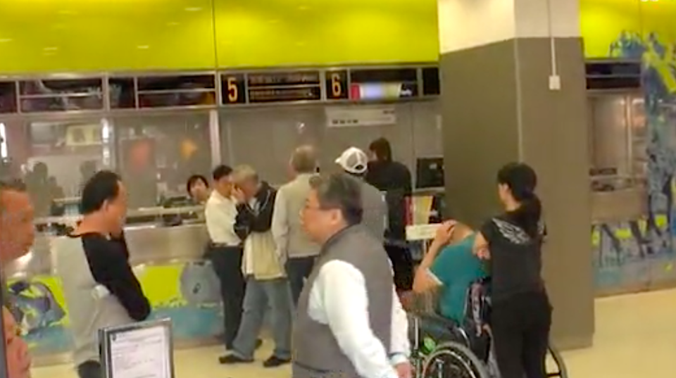 Disappointed punters told they can’t buy tickets for the Mark Six because of a network error. Screengrab via Apple Daily video.