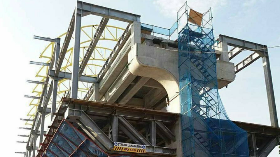 Construction on the  light rapid transit (LRT) system in Palembang — which is co-hosting the Asian Games with Jakarta — is supposed to be operating by August when millions of visitors are expected to arrive for Asia’s premier multi-sport event, amid concerns that not all venues will be completed in time. Photo: Facebook / Pemprov Palembang