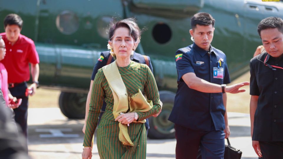 State Counsellor Aung San Suu Kyi arrives in Myaungmya, Ayeyawady Region, for a “Peace Talk” on April 10, 2018. Photo: Office of the State Counsellor