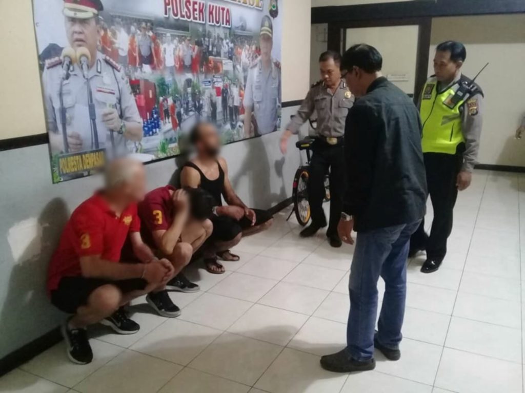 Alleged foreign pickpocketers