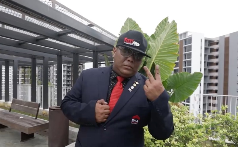 Photo: Video screengrab