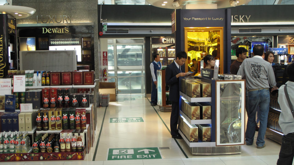A duty free shop at Suvarnabhumi Airport. Photo: Arthit Suriyawongkul/ Wikimedia Commons