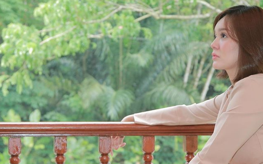 Contemplating life choices, wondering who “set her up” 